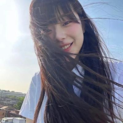 踉跄女孩
